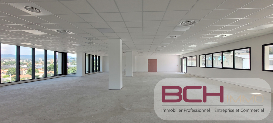 L'agence immobilière BCH IMMO spécialiste en immobilier professionnel, d'entreprise et commercial à Marseille, vous propose la location de ces bureaux neufs situés à Marseille 13013, en zone d’activité