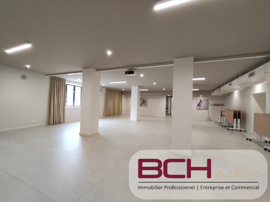 A vendre bureaux neufs en open-space, lumineux, rdc, PMR, la Capelette Marseille 13010