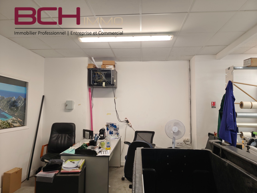 Entrepts & Locaux d'activit - Marseille 15me