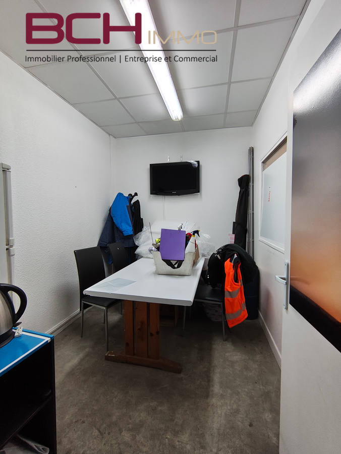 Entrepts & Locaux d'activit - Marseille 15me